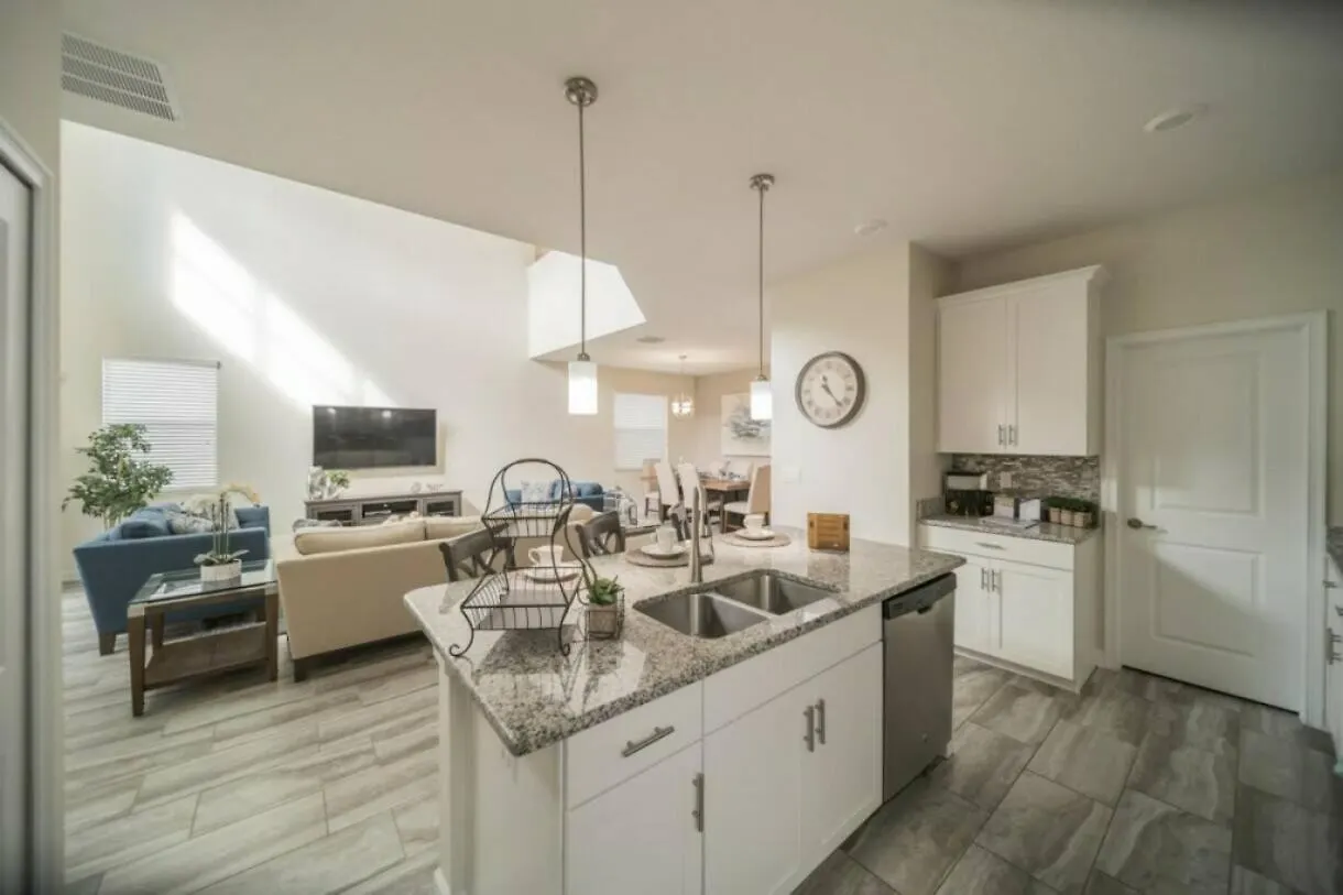 Lovely Vacation Home With Private Pool Cg1646 Davenport Holiday home